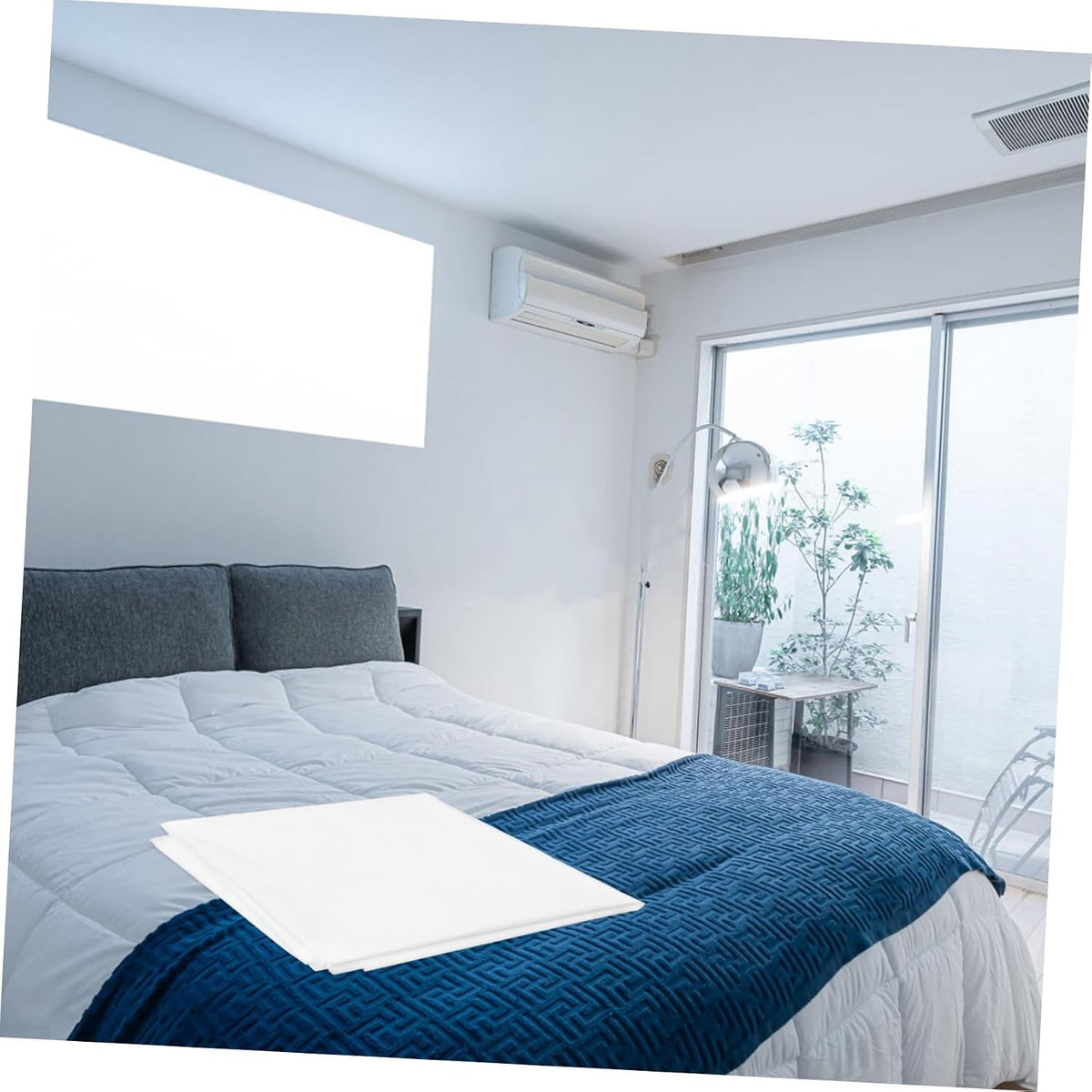 Disposable Bedding Travel Set with Sheet Duvet Cover Pillowcases White