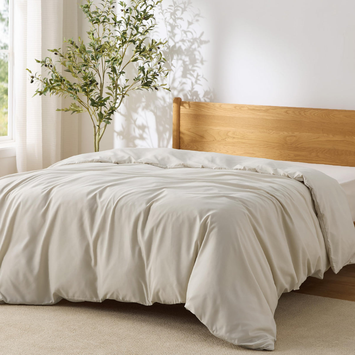 Bedsure Duvet Cover with Fitted Sheet Queen - Deep Pocket, Hotel Luxury Soft Double Brushed Bedding Set with Zipper Closure, 1 Duvet Cover, 1 Fitted Sheet, 2 Pillow Shams, NO Comforter, White