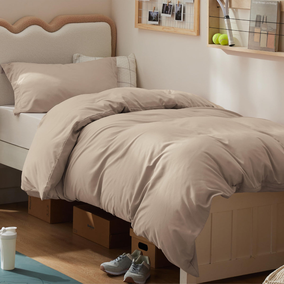 Bedsure Duvet Cover with Fitted Sheet Queen - Deep Pocket, Hotel Luxury Soft Double Brushed Bedding Set with Zipper Closure, 1 Duvet Cover, 1 Fitted Sheet, 2 Pillow Shams, NO Comforter, White